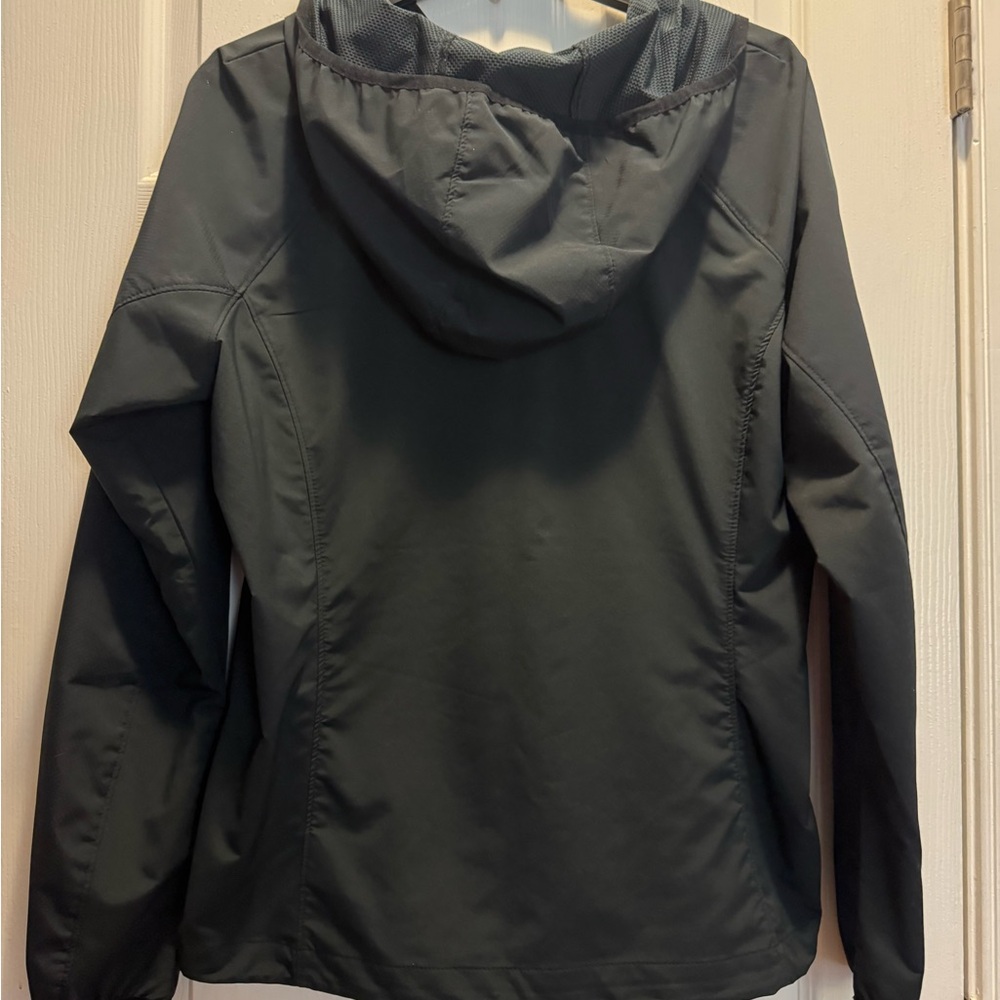 Woman’s Columbia Jacket - Picture 6 of 6